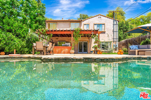 14916 Hesby Street, Sherman Oaks CA: https://media.crmls.org/mediaz/058c924c-212b-4542-8d8a-fe48da0959e1.jpg