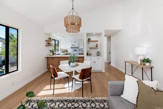 Detail Gallery Image 8 of 47 For 4085 Crystal Dawn Ln #201,  San Diego,  CA 92122 - 2 Beds | 2 Baths