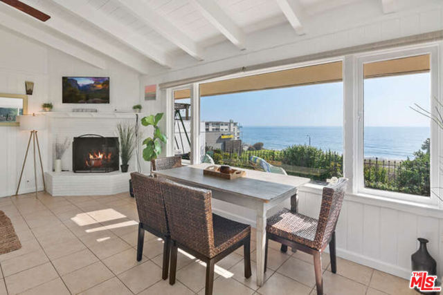 22609 Pacific Coast Highway, Malibu CA: https://media.crmls.org/mediaz/058dbb79-fdc9-461b-97da-f611f93e7254.jpg