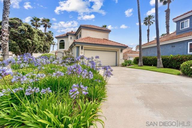 12 Mardi Gras Rd, Coronado CA: https://media.crmls.org/mediaz/058e3ca5-6527-482f-8083-4567e42307bf.jpg