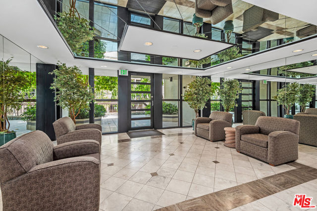 851 N Kings Road, West Hollywood CA: https://media.crmls.org/mediaz/058e856e-ad64-40db-9adc-e8b34cc225fb.jpg