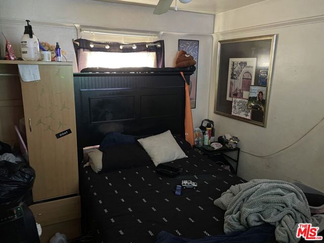 1920 S Rimpau Boulevard, Los Angeles CA: https://media.crmls.org/mediaz/058f22f9-8215-434b-bed6-2524d50c5f4d.jpg