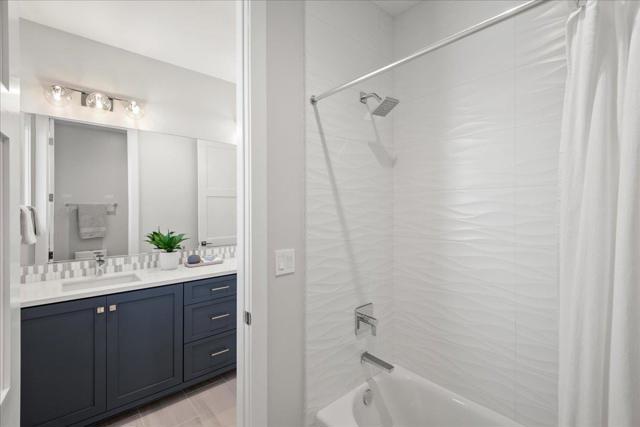 115 Wika Ranch Court, Redwood City CA: https://media.crmls.org/mediaz/058f23d3-7dfc-4a4d-a29a-e7b106ac1e4f.jpg