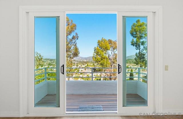 Image 28 of 53 For 12316 Avenida Consentido