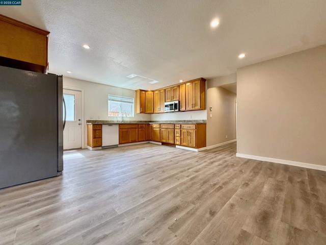148 Lancaster Way, Vallejo CA: https://media.crmls.org/mediaz/058fcd79-082a-4b5b-b244-b0a56c6dfd3c.jpg