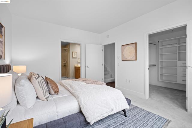 438 W Grand Ave, Oakland CA: https://media.crmls.org/mediaz/0590880f-f1ea-4fb6-82a5-121dfa003da9.jpg
