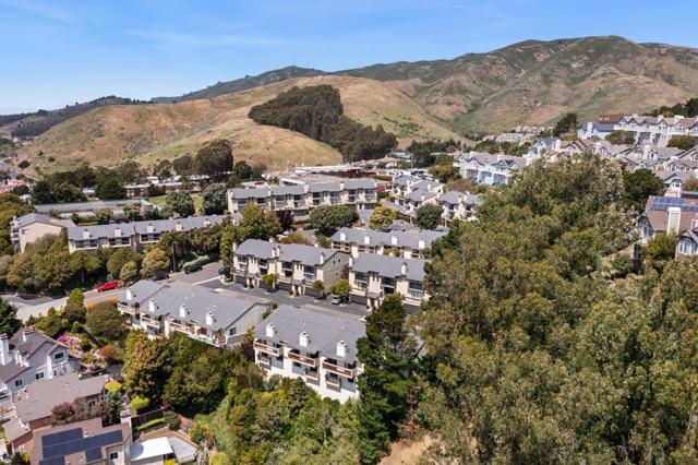 647 Stonegate Drive, South San Francisco CA: https://media.crmls.org/mediaz/0590afd6-3c5e-4cdc-b06e-e2cb8013fbea.jpg