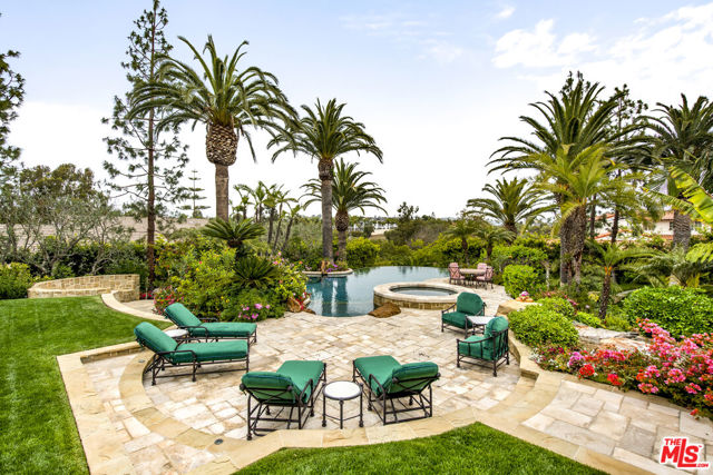 427 La Marina Drive, Camarillo CA: https://media.crmls.org/mediaz/05911887-dfc5-47b1-8218-4c2258700dbd.jpg