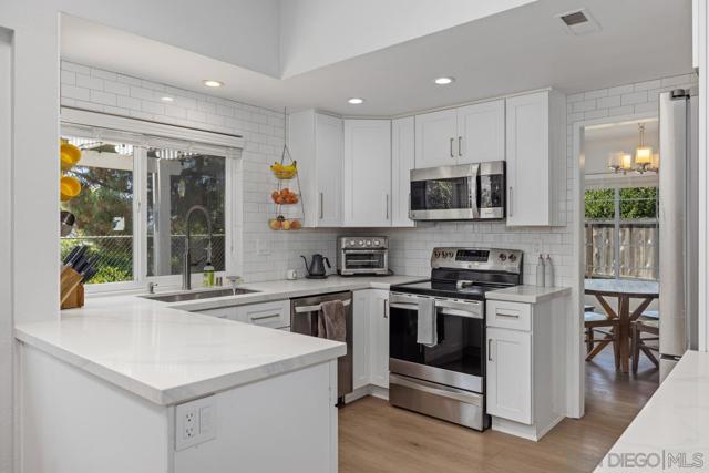 3116 Old Kettle Rd, San Diego CA: https://media.crmls.org/mediaz/05915631-d921-4edb-ada4-ea506f633de2.jpg