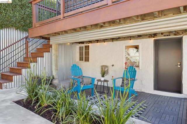 1509 Francis St, Albany CA: https://media.crmls.org/mediaz/0591a300-66a9-4bdb-80a2-7f32ae776768.jpg