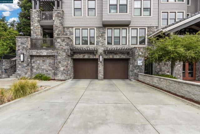 1000 Dewing Ave, Lafayette CA: https://media.crmls.org/mediaz/0591b957-8b3b-4405-b8a8-127d07948074.jpg
