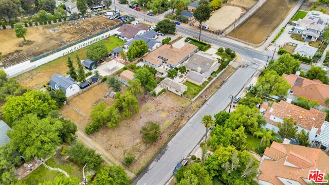 28461 Driver Avenue, Agoura Hills CA: https://media.crmls.org/mediaz/059287dd-24d0-4d2b-8112-2f86654be789.jpg