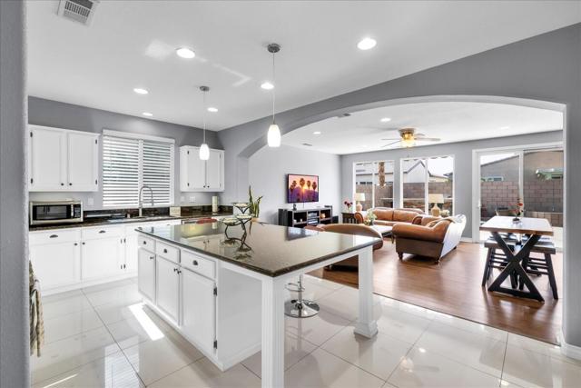 Image 9 of 48 For 84186 Canzone Drive