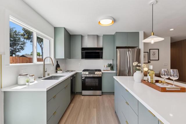 1034 Delaware Way, Livermore CA: https://media.crmls.org/mediaz/05931bf9-c28b-4afb-9b55-c29dfad79dc2.jpg