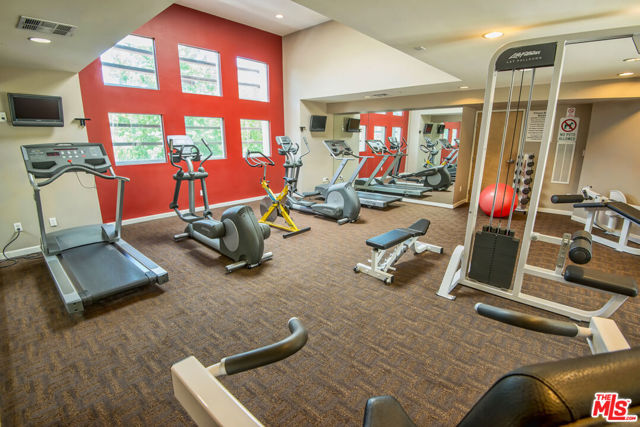 4180 Fair Avenue, Studio City CA: https://media.crmls.org/mediaz/0593420f-97d2-40a5-b030-57ce71d75e43.jpg