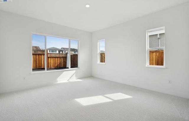 17654 Brightwood Avenue, Lathrop CA: https://media.crmls.org/mediaz/05936eeb-ca17-4898-9807-114d4ade84b0.jpg