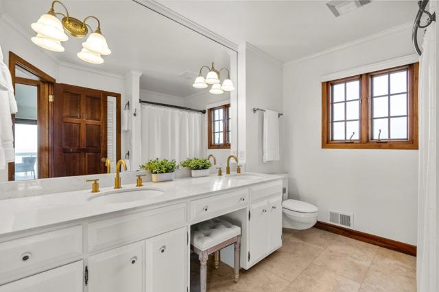 4250 Opal Cliff Drive, Santa Cruz CA: https://media.crmls.org/mediaz/05938268-047a-4572-8581-4000100aad11.jpg