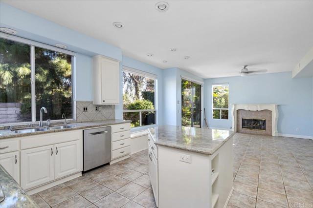 Detail Gallery Image 23 of 33 For 4976 Bella Collina St, Oceanside,  CA 92056 - 5 Beds | 3 Baths