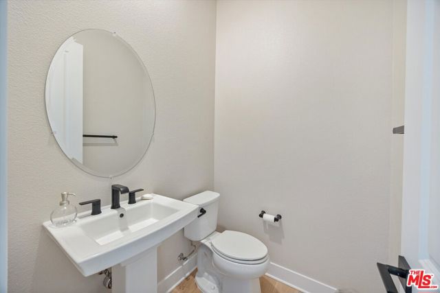 5153 Wild Oak Lane, El Dorado Hills CA: https://media.crmls.org/mediaz/0593fc40-0a44-45a7-8d08-8a229176c1bf.jpg