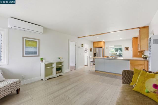 4108 Irene Dr, Martinez CA: https://media.crmls.org/mediaz/059473bc-e801-4b9d-8d7c-a5ece4a97e8e.jpg