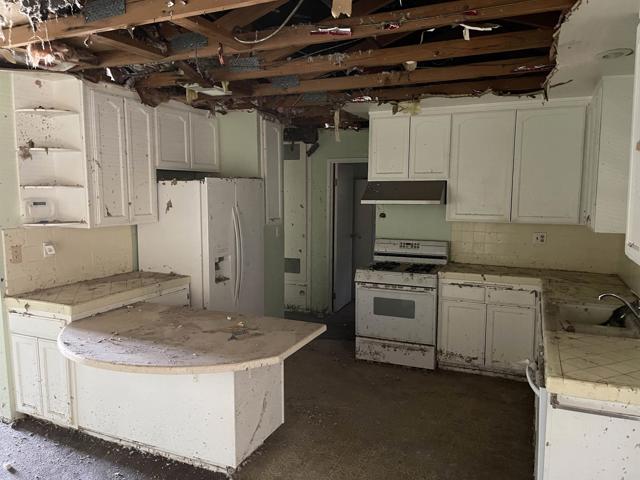 Detail Gallery Image 16 of 36 For 570 S Lyon Ave, Hemet,  CA 92543 - 2 Beds | 2 Baths
