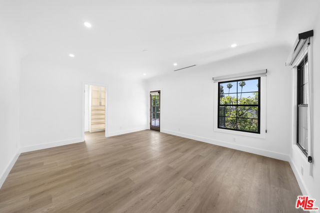 1722 N Vista Street, Los Angeles CA: https://media.crmls.org/mediaz/059595bd-2886-4d07-9219-59efc9590fa9.jpg
