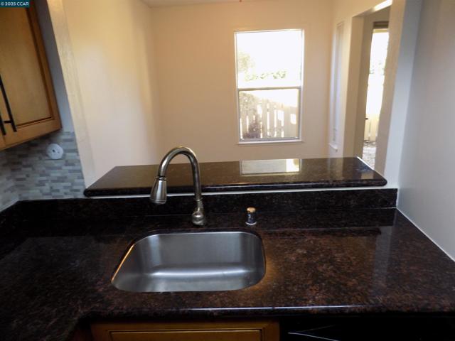 5 Las Moradas Circle, San Pablo CA: https://media.crmls.org/mediaz/05969c15-9ad8-456b-8855-5838db253f70.jpg