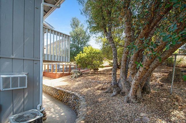 Image 24 of 39 For 8025 Lilac Lane