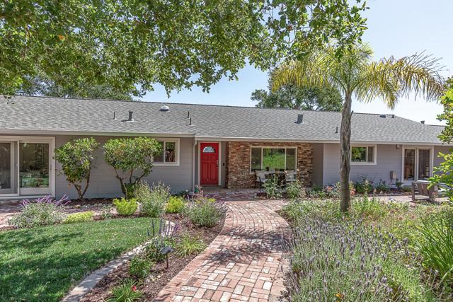13038 Vista Del Valle Court, Los Altos Hills CA: https://media.crmls.org/mediaz/059813e2-13ec-4ed7-8663-d5095a24941f.jpg