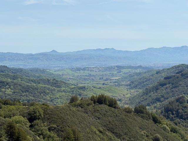 7175 Redwood Retreat Road, Gilroy CA: https://media.crmls.org/mediaz/05988b8e-8af8-446c-a7d2-37d1405b337c.jpg