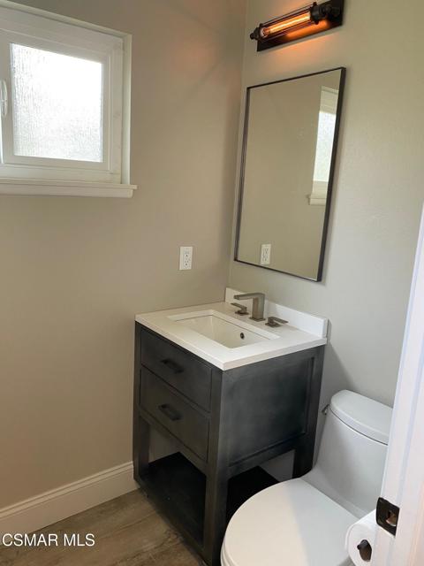491 Danville Avenue, Thousand Oaks CA: https://media.crmls.org/mediaz/059988b5-2a18-4797-aba3-0f03b5c6076b.jpg