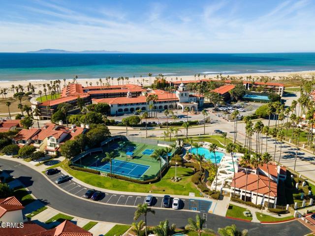 2271 Martinique Lane, Oxnard CA: https://media.crmls.org/mediaz/059a0faa-5a2d-4a68-b7de-51ac273854d3.jpg
