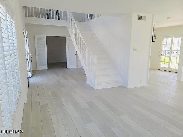 1574 Norwich Avenue, Thousand Oaks CA: https://media.crmls.org/mediaz/059a765b-61d7-43f9-85e8-5e41d6fe7631.jpg