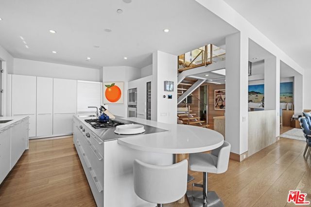 24380 Malibu Road, Malibu CA: https://media.crmls.org/mediaz/059b1baa-4f81-4ba9-9a38-23b3e147803e.jpg