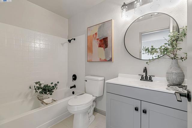 4772 Mendocino Ter, Fremont CA: https://media.crmls.org/mediaz/059bf597-5097-4275-95c9-af3dfc607d13.jpg