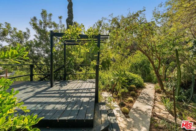 3130 Isabel, Los Angeles CA: https://media.crmls.org/mediaz/059cfd36-35cb-4464-bcfb-f4ff10c57840.jpg