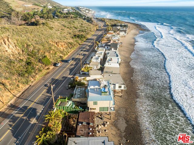 43000 Pacific Coast Highway, Malibu CA: https://media.crmls.org/mediaz/059cfdfd-ef17-495c-ae6c-e7a519378988.jpg