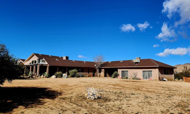 3569 Calmada Road, Pioneertown CA: https://media.crmls.org/mediaz/059d17ec-cfe3-4e34-a9dc-ecbeea46af08.jpg