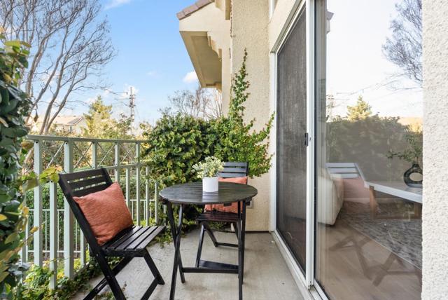 150 Holly Court, Mountain View CA: https://media.crmls.org/mediaz/059d7e12-7eac-49e1-af84-a15786f6b65e.jpg