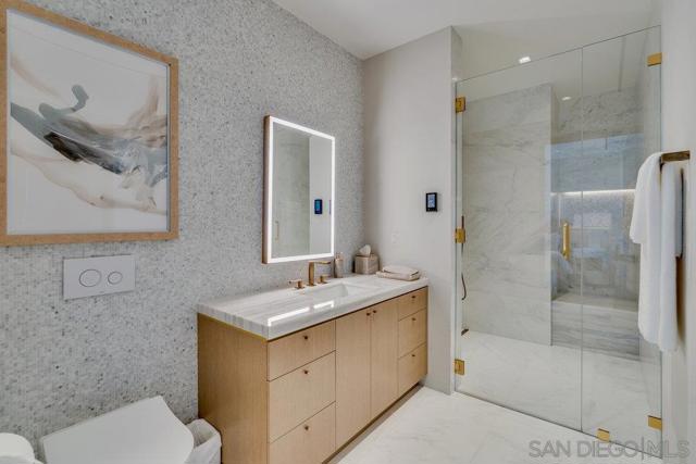 2500 6th Ave, San Diego CA: https://media.crmls.org/mediaz/059d9a6b-0bbc-40dd-86a4-c011cc8f2b16.jpg