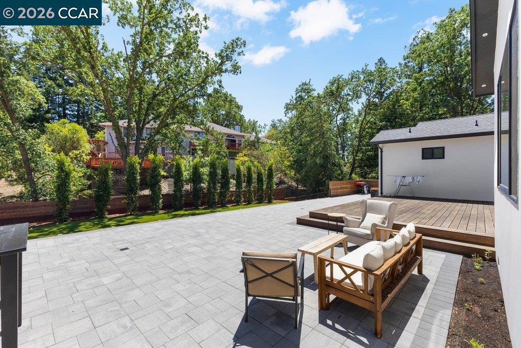 https://media.crmls.org/mediaz/059ec2b2-d9e4-4f02-bde6-24b1a3b5ba40.jpg?preset=X-Large