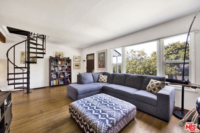 3456 Beethoven Street, Los Angeles CA: https://media.crmls.org/mediaz/059ec55f-4ba1-4aa8-b17d-806b2eba9c2d.jpg