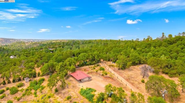 1170 Graceland Pl,  CA: https://media.crmls.org/mediaz/059f3473-7e01-4278-adb1-b13df92a5964.jpg