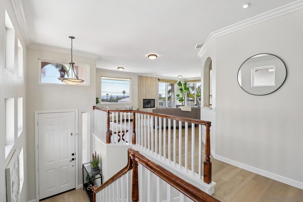 2410 Geranium St - photo 3
