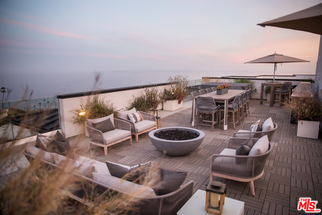 17322 TRAMONTO Drive 304 Pacific Palisades, California One Coast presents a unique offering of oceanfront residences on the bluffs above PCH & Sunset Blvd. in the Pacific Palisades. Homes that live like a SF residence, with the privacy and convenience of a lock-and-leave lifestyle. Single level flats and dual level homes with 2 - 5 bedrooms, up to 5 ½ baths, and ranging from 2,810 - 5,017 sq. feet of living space with finest finishes such as Waterworks bath fixtures and soaking tubs, Subzero/Wolf appliances, hardwood flooring and Caesarstone countertops. Designed to maximize indoor-outdoor living with verandas and rooftop spaces (Penthouse level homes). At completion, owners will drive through the 24-hour guard-gated entry down a private drive into their building and separate 2-car garage; and take the elevator up to their residence. This is where you can live close to the city but escape to your home. Concrete and steel structures make One Coast a highly desirable buy for those looking for a hillside home. Tours by appt.