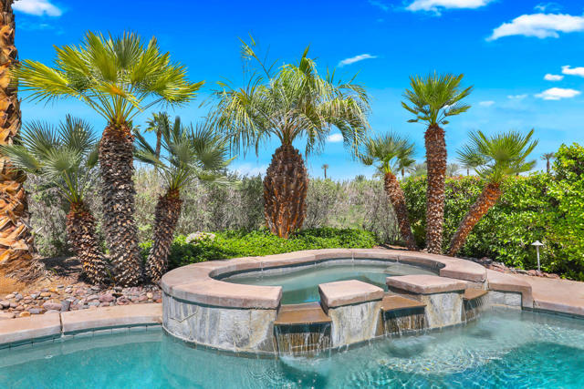 50405 Verano Drive, La Quinta CA: https://media.crmls.org/mediaz/05a0102b-c4a5-4bf7-980e-2da9c2a68d77.jpg