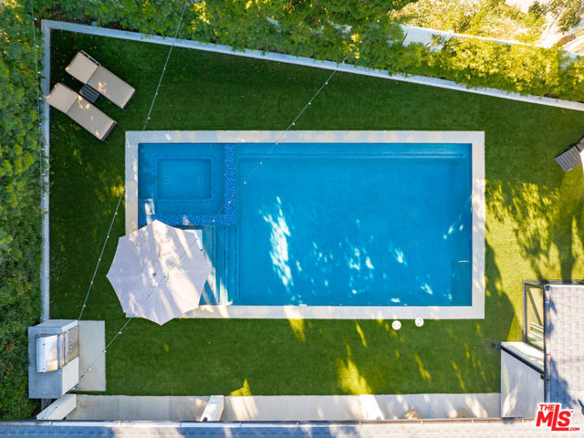 4961 Noeline Avenue, Encino CA: https://media.crmls.org/mediaz/05a0141f-5e75-49b8-8b9d-79e8435f7873.jpg