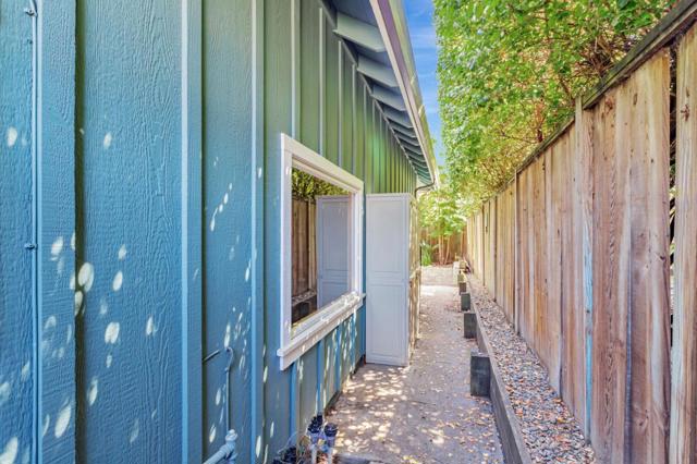 2604 La Paloma Lane, Santa Cruz CA: https://media.crmls.org/mediaz/05a042d4-30e3-450b-8396-a6b4d18caf74.jpg