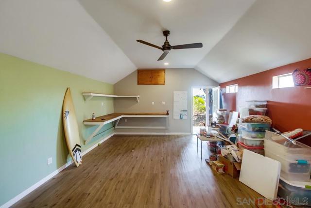 2336 Rancho Diego Ct, Escondido CA: https://media.crmls.org/mediaz/05a08db9-d5e0-4abf-b532-ca591825959d.jpg