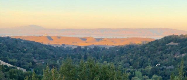16 Franciscan, Portola Valley CA: https://media.crmls.org/mediaz/05a11db7-1c99-421e-a236-200dd67921da.jpg